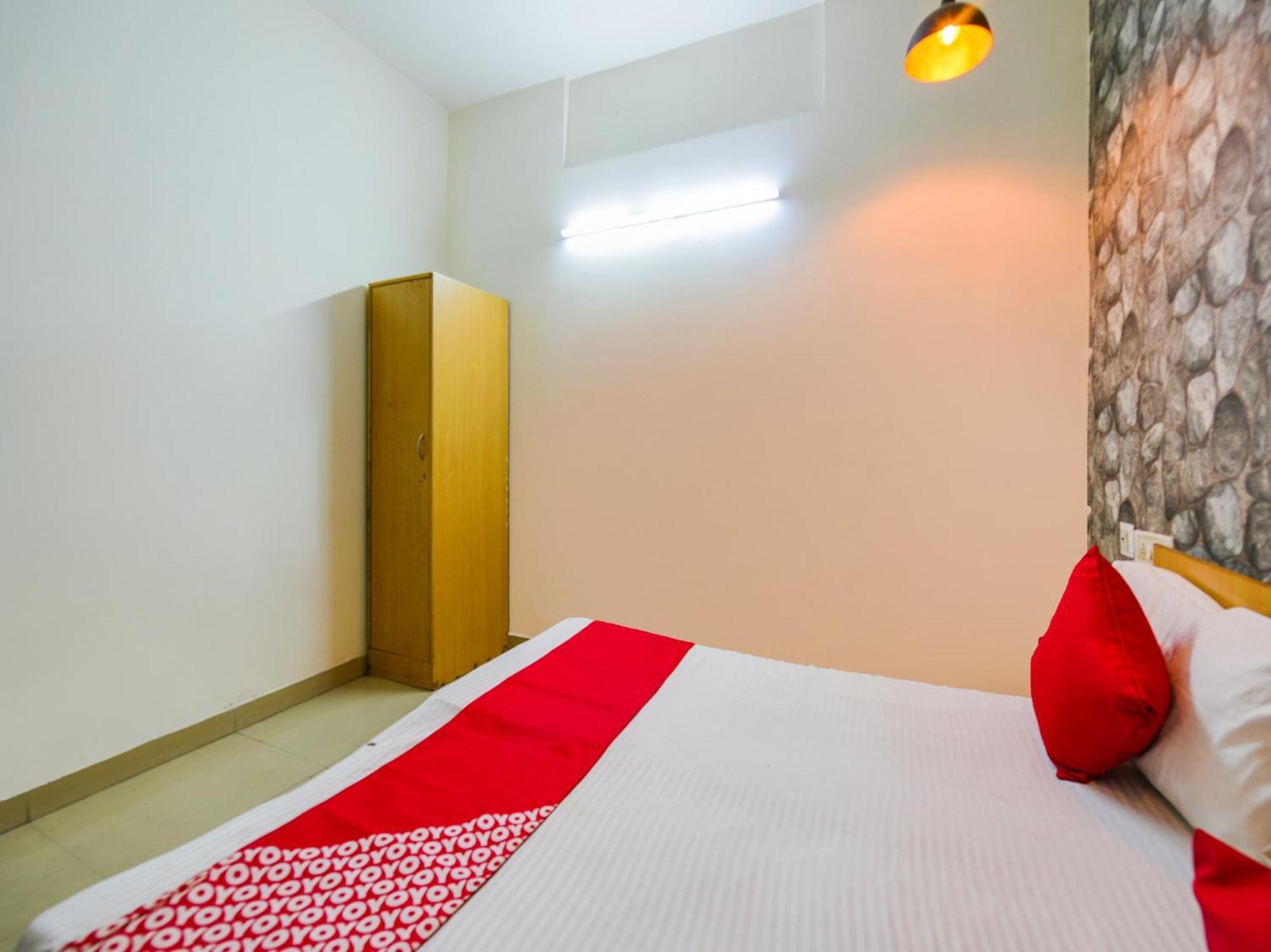 Hotel O Unique Delhi Home Stay Нью-Делі Екстер'єр фото